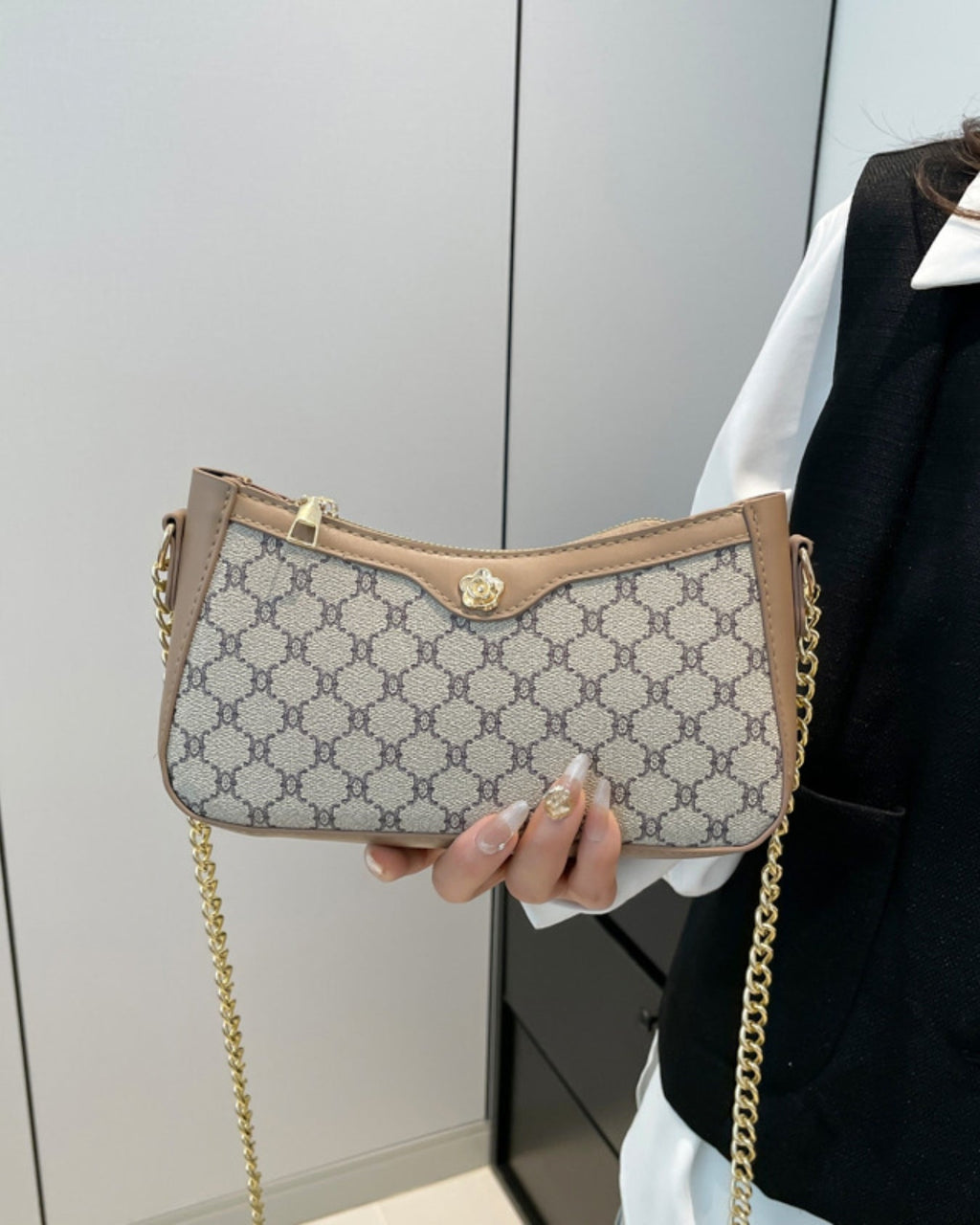 Chain Shoulder Bag