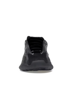 700 V3 Trainers